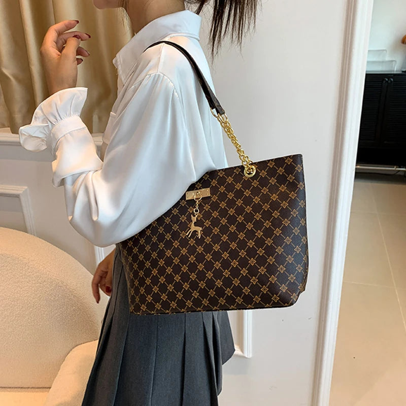 New Presbyopia Handbag Texture Soft Leather Large Capacity Tote Women Bag With Hanging Accessories Shoulder Bag Erobaa